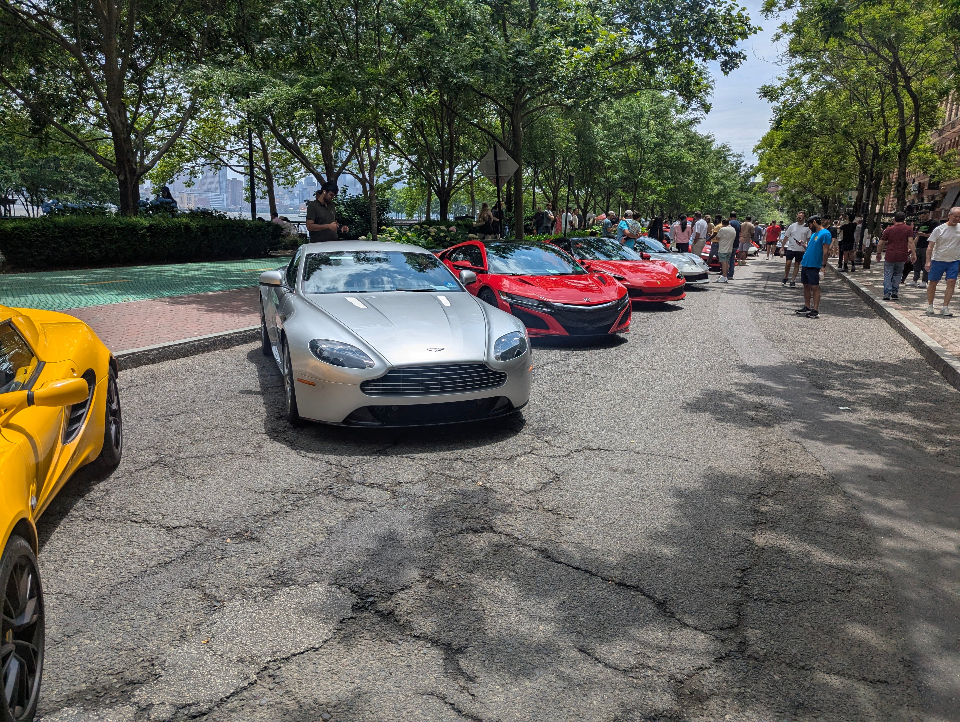 Aston Martin V8 Vantage (4.7L 6-Speed Manual) (British V8 GT)