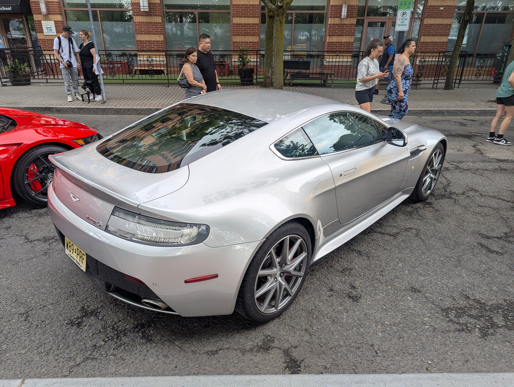 Aston Martin V8 Vantage (4.7L 6-Speed Manual) (British V8 GT)