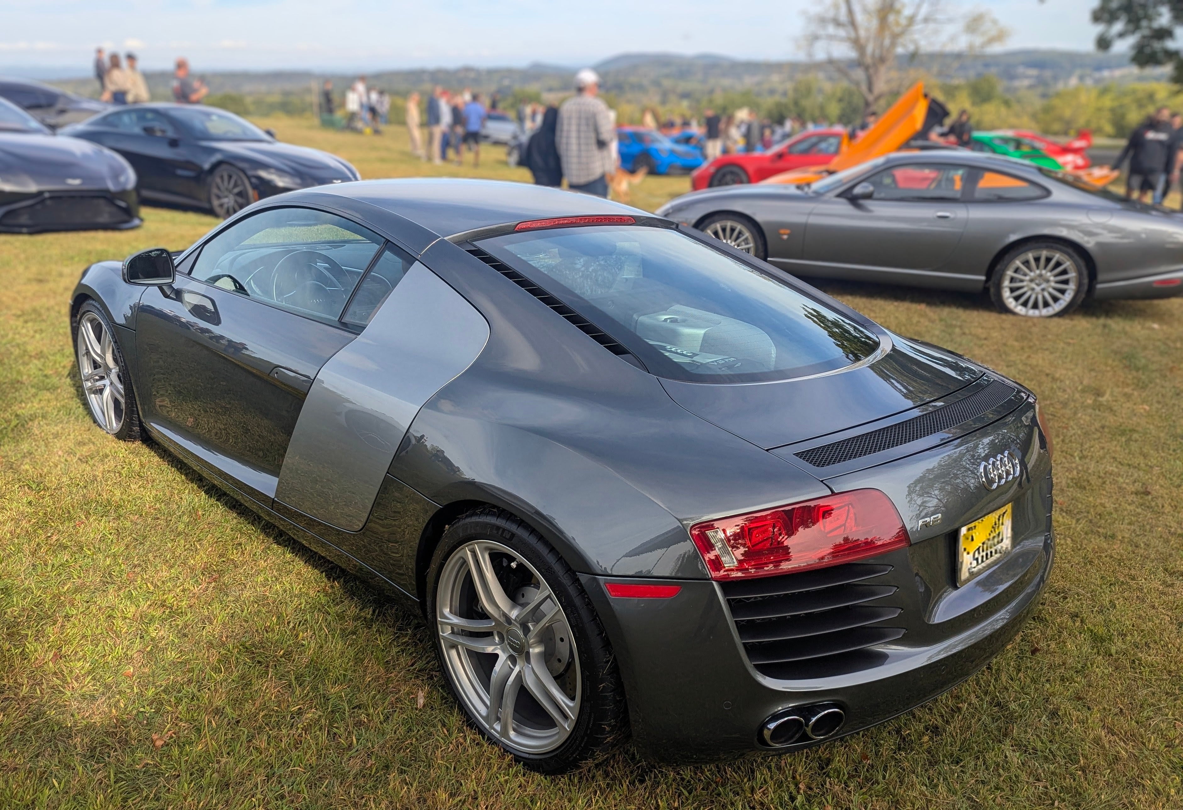 Audi R8 V10 (5.2L First-Gen Gated Manual)